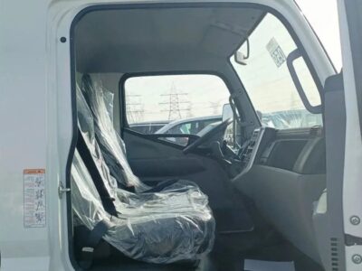 2025 Mitsubishi Fuso Canter 4.2 Litres 4-cylinder Diesel Engine White Black Truck Manual