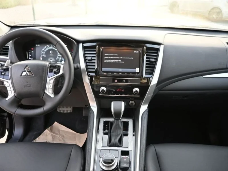 2023 Mitsubishi Pajero Sport 2.4-liter Turbodiesel 4-cylinder Engine Black SUV Automatic