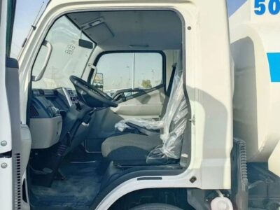2025 Mitsubishi Fuso Canter 4.2 Litres 4-cylinder Diesel Engine White Black Truck Manual