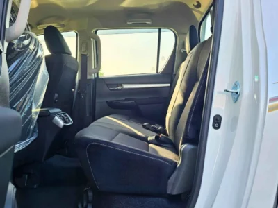 2026 Toyota Hilux 2.4L 4-Cylinder D-4D Turbo Diesel White Black Double Cabin Pickup