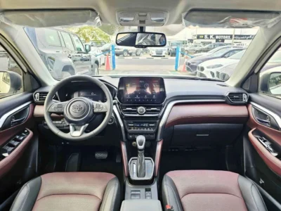 2026 Toyota Urban Cruiser GLX NEODRIVE 1.5L PETROL V4 White Maroon Crossover