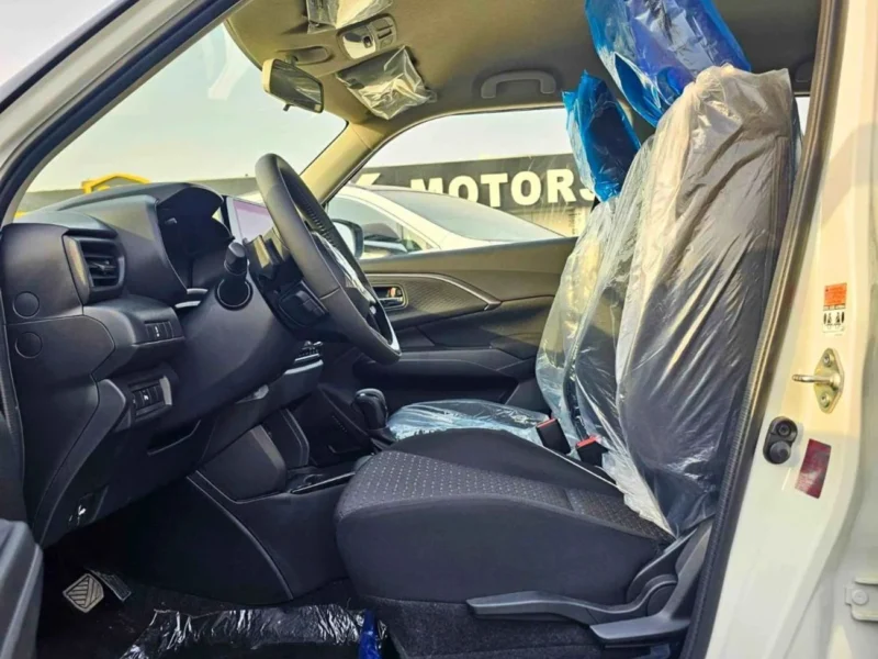 2026 Suzuki Swift GLX 1.2 Litres 3 Cylinders Petrol Engine White Black Hatchback GCC