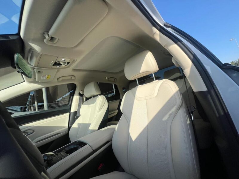 2025 BYD Qin Plus 1.5 Litres 4-cylinder inline-four Hybrid Engine White Beige Sedan