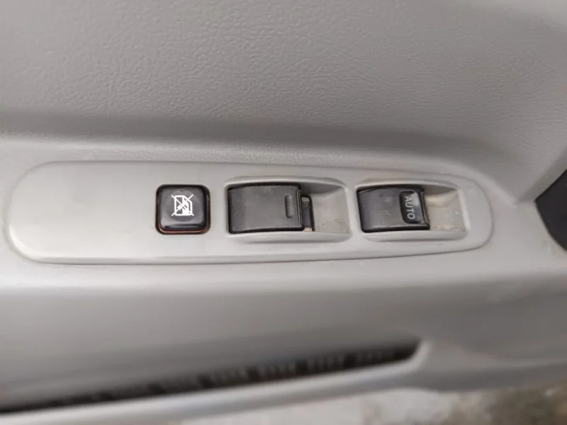 2019 Hino 300 Series Cargo 4.0L 4-Cylinder Turbo Diesel Engine White Grey Truck Manual