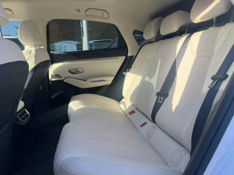 2025 BYD Qin Plus 1.5 Litres 4-cylinder inline-four Hybrid Engine White Beige Sedan