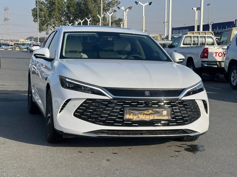 2025 BYD Qin Plus 1.5 Litres 4-cylinder inline-four Hybrid Engine White Beige Sedan