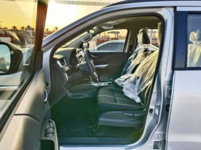 2023 Nissan XTerra SE 2.5 Litre n-line 4-cylinder Petrol Engine Silver Black SUV