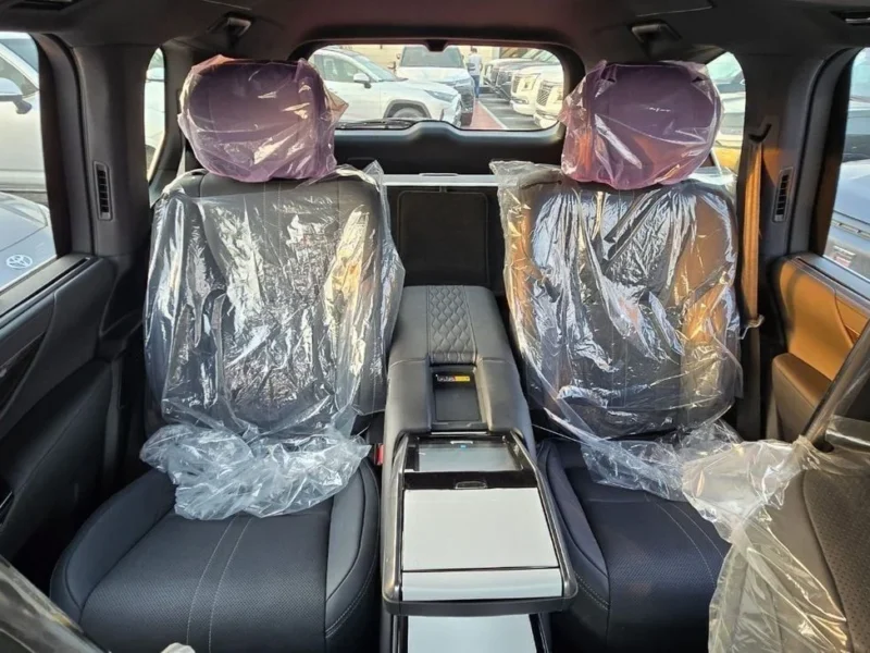 2026 Lexus LX600 VIP 3.5-liter V6 twin-turbocharged Petrol Engine Black SUV GCC Specs