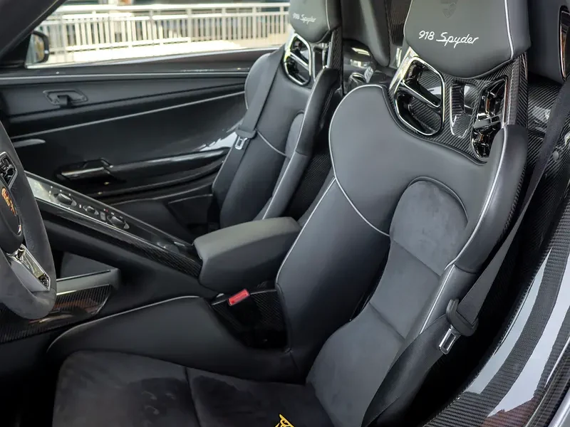 2015 Porsche 918 Spyder Weissach Package 4.6 liters V8 Petrol Engine Silver Black Sports Car