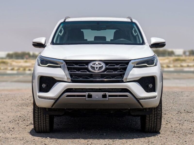 2024 Toyota Fortuner 2.8-liter 4-cylinder Diesel Engine White Black SUV Automatic