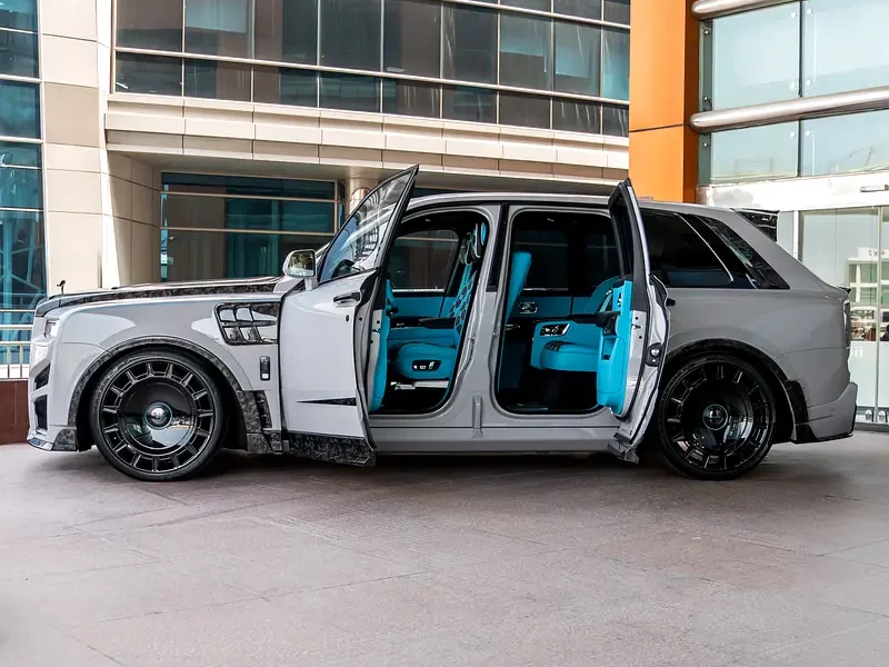 2025 Rolls-Royce Cullinan Black Badge Mansory 6.75-liter twin-turbo V12 Engine Grey Blue SUV
