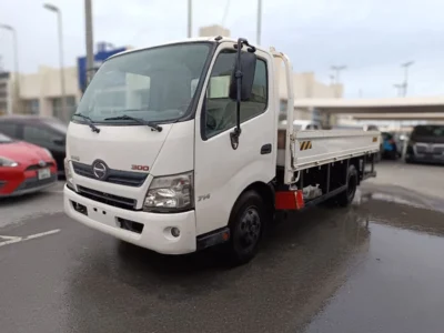 2019 Hino 300 Series Cargo 4.0L 4-Cylinder Turbo Diesel Engine White Grey Truck Manual
