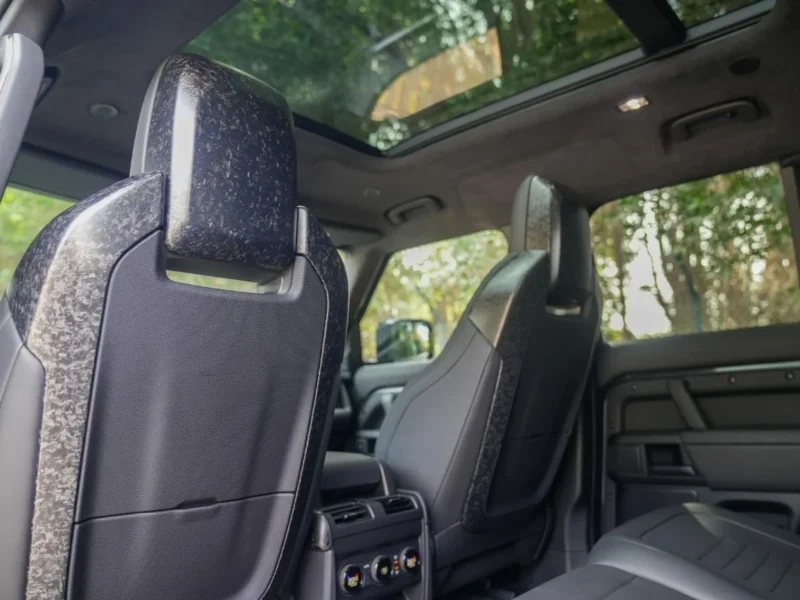 2025 Land Rover Defender 110 P635 Octa Edition One 4.4L Twin-Turbo V8 Grey Black SUV