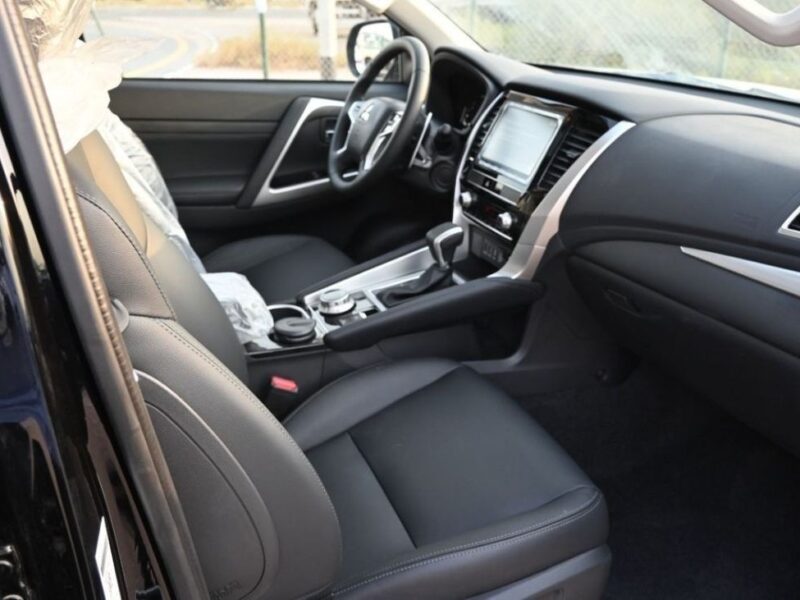 2023 Mitsubishi Pajero Sport 2.4-liter Turbodiesel 4-cylinder Engine Black SUV Automatic