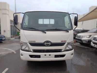 2019 Hino 300 Series Cargo 4.0L 4-Cylinder Turbo Diesel Engine White Grey Truck Manual
