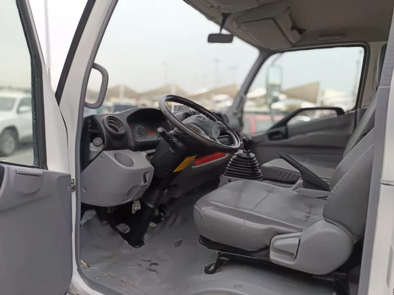 2019 Hino 300 Series Cargo 4.0L 4-Cylinder Turbo Diesel Engine White Grey Truck Manual