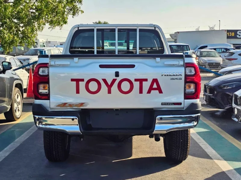 2026 Toyota Hilux 2.4L 4-Cylinder D-4D Turbo Diesel White Black Double Cabin Pickup