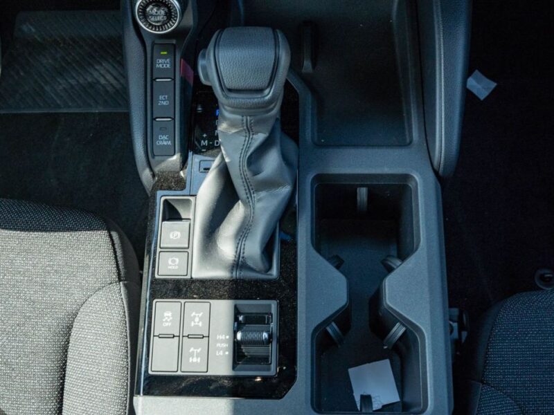 2026 Toyota Prado 2.8L 4-Cylinder Turbo Diesel Engine White Grey SUV GCC Specs