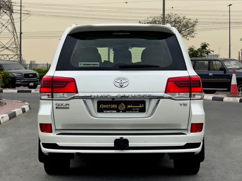 2020 Toyota Land Cruiser GXR V6 Grand Touring 4.0 Litres V6 Petrol Engine White Brown SUV