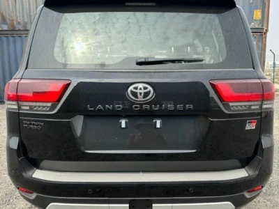 2026 Toyota Land Cruiser GR-Sport 3.3L V6 Twin-Turbocharged Diesel Engine Black Red SUV
