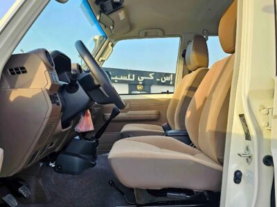 2025 Toyota Land Cruiser 70 2.8 Litres Turbodiesel 4-cylinder Engine White Brown SUV GCC