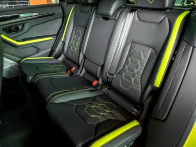 2025 Lamborghini Urus SE 4.0-liter twin-turbo V8 Petrol Engine Yellow Green Black SUV