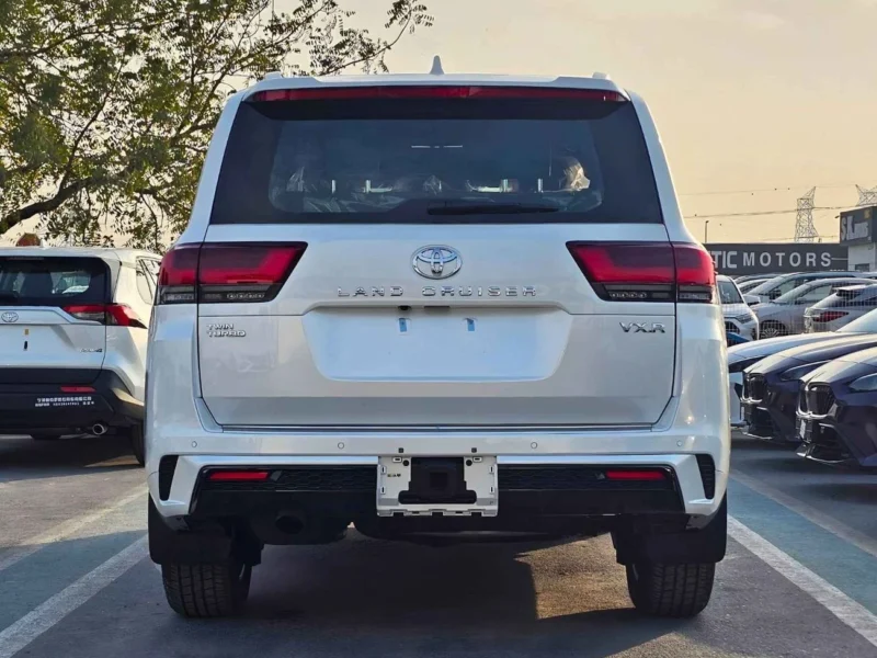 2026 Toyota Land Cruiser VXR-Z 3.5 Litres V6 Twin Turbo Petrol Engine White Red SUV