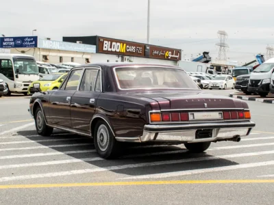 1989 Toyota Century 4.0 Liters 8 Cylinders Petrol Engine Dark Brown Maroon Luxury Sedan