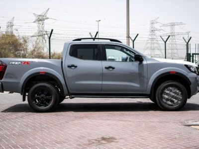 2025 Nissan Navara Pro-4X 2.5 L inline‑4 DOHC twin‑turbo Diesel Engine Grey Black Pickup
