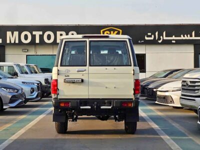 2025 Toyota Land Cruiser 70 2.8 Litres Turbodiesel 4-cylinder Engine White Brown SUV GCC