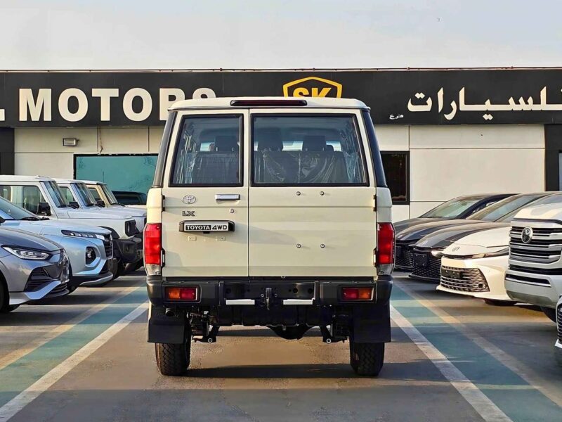 2025 Toyota Land Cruiser 70 2.8 Litres Turbodiesel 4-cylinder Engine White Brown SUV GCC