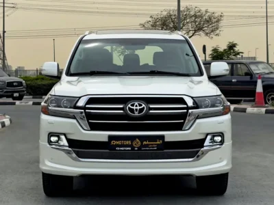 2020 Toyota Land Cruiser GXR V6 Grand Touring 4.0 Litres V6 Petrol Engine White Brown SUV