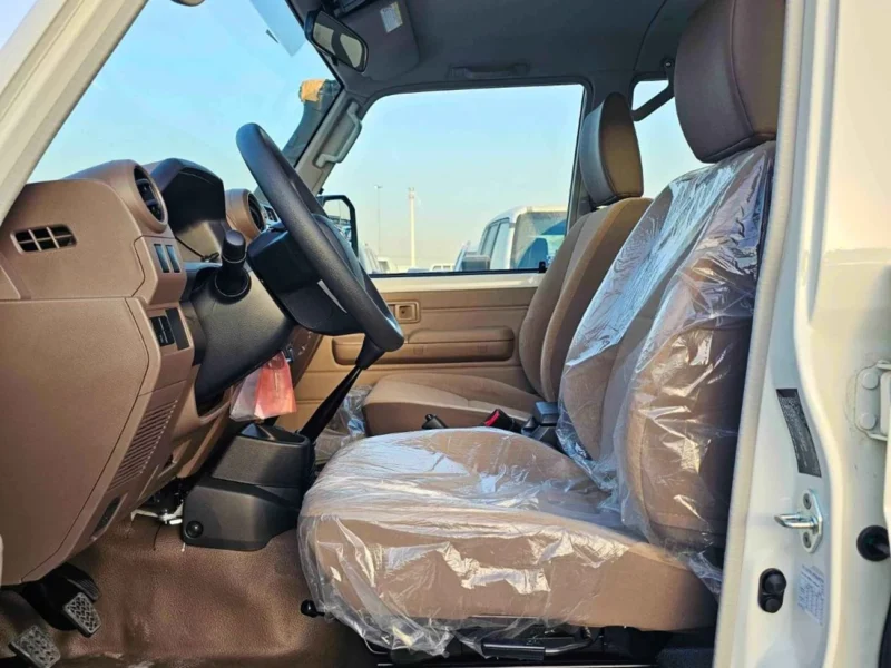 2025 Toyota Land Cruiser 79 STD-E 2.8L 4-cylinder Turbo Diesel White Brown Double Cabin