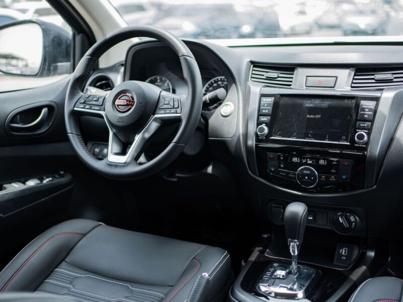 2025 Nissan Navara Pro-4X 2.5 L inline‑4 DOHC twin‑turbo Diesel Engine Grey Black Pickup