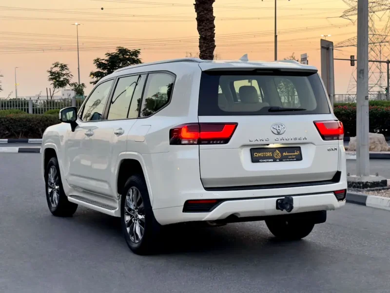 2024 Toyota Land Cruiser GXR 4.0 Litres V6 Petrol Engine White Beige SUV GCC Specs