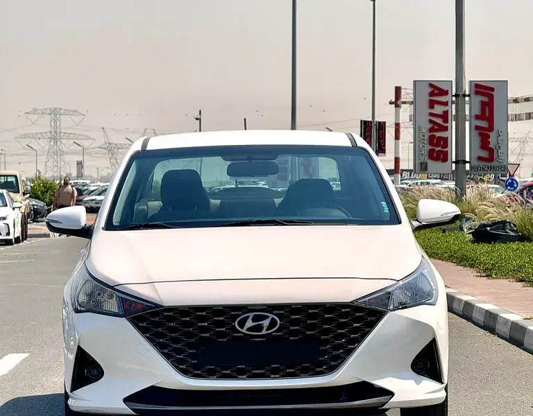 2022 Hyundai Accent 1.6-liter 4 Cylinder Petrol Engine White Grey Sedan GCC Specs