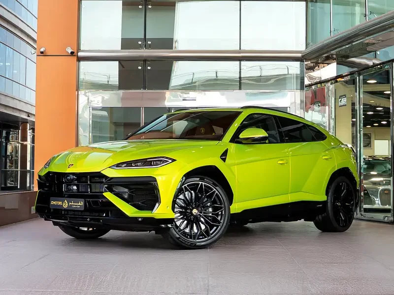 2025 Lamborghini Urus SE 4.0-liter twin-turbo V8 Petrol Engine Yellow Green Black SUV