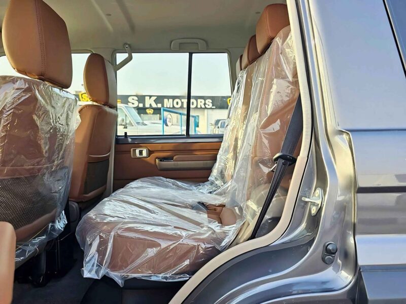 2025 Toyota Land Cruiser 70 2.8 Litres Turbodiesel 4-cylinder Engine Grey Tan SUV GCC