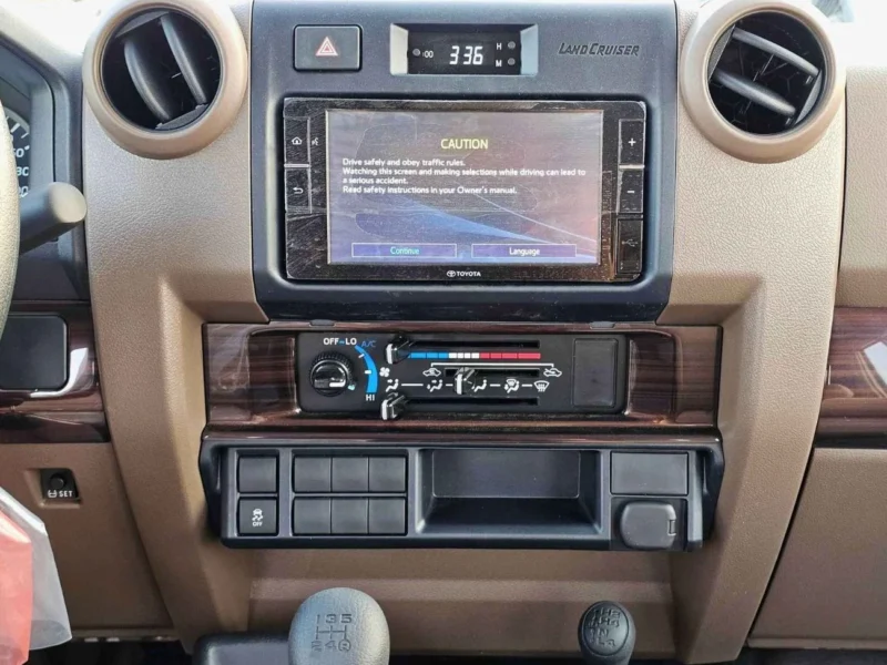 2025 Toyota Land Cruiser 79 STD-E 2.8L 4-cylinder Turbo Diesel White Brown Double Cabin