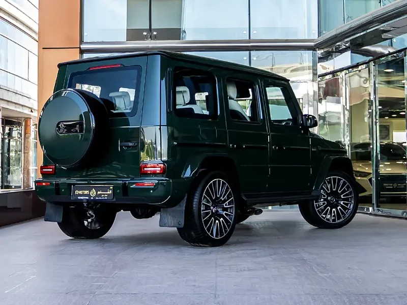 2026 Mercedes-Benz G-Class G 63 AMG 4.0-liter Twin-Turbocharged V8 Engine Green White SUV