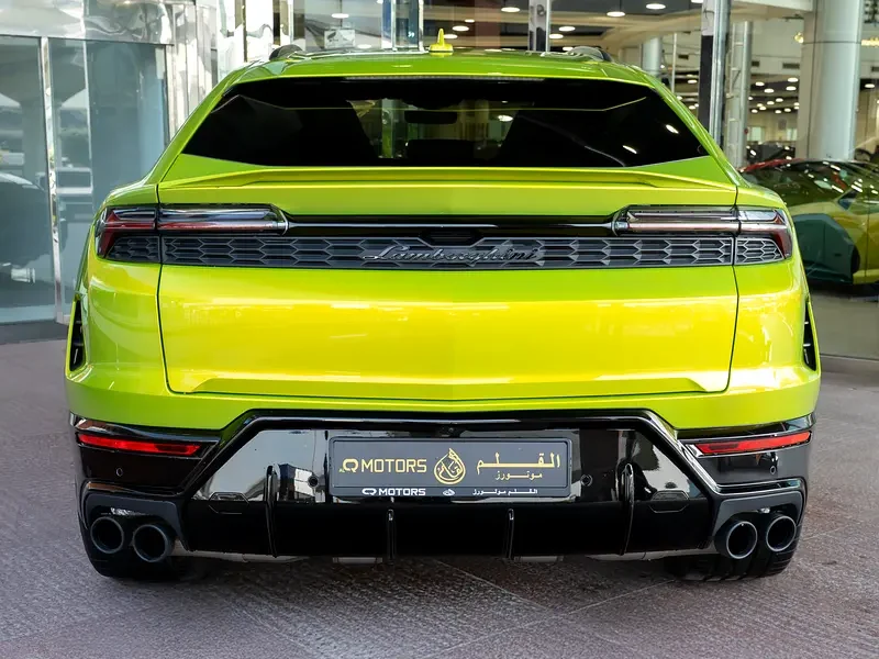 2025 Lamborghini Urus SE 4.0-liter twin-turbo V8 Petrol Engine Yellow Green Black SUV