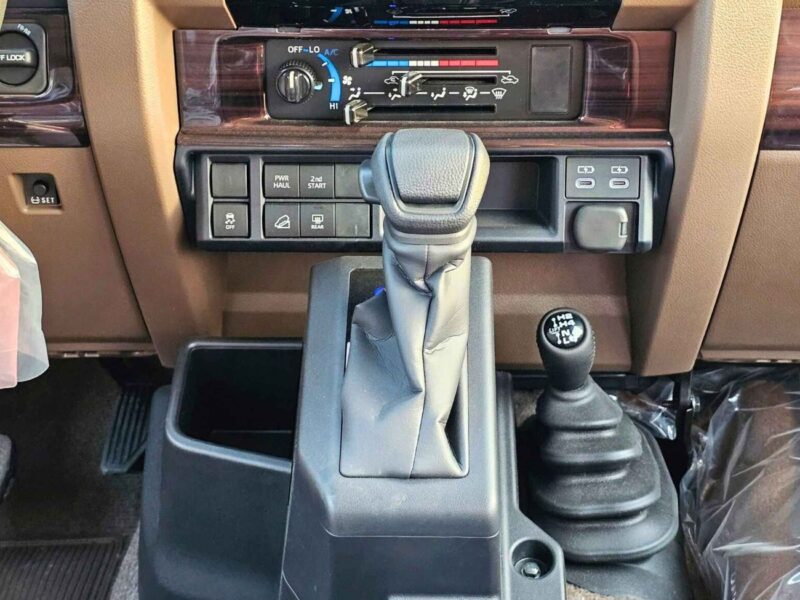 2025 Toyota Land Cruiser 70 2.8 Litres Turbodiesel 4-cylinder Engine Grey Tan SUV GCC