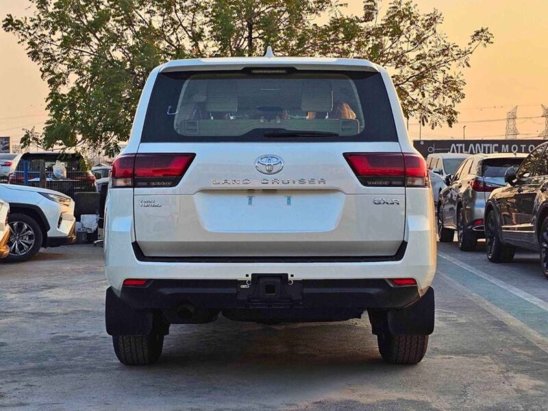 2025 Toyota Land Cruiser GXR 3.5L V6 Twin Turbo Petrol Engine White Beige SUV GCC