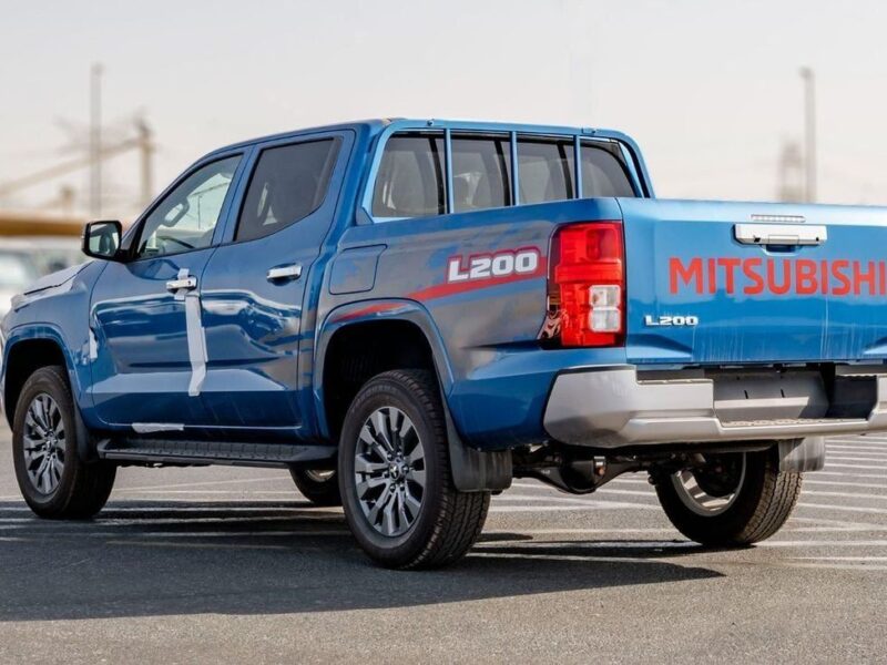 2026 Mitsubishi L200 GL 2.4-liter 4-cylinder Petrol Engine Blue Black Pickup Truck MT