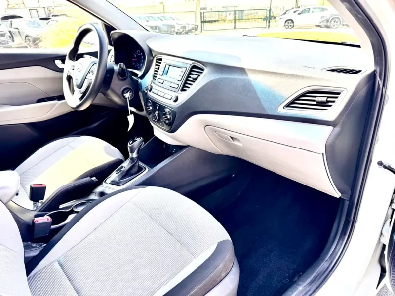 2022 Hyundai Accent 1.6-liter 4 Cylinder Petrol Engine White Grey Sedan GCC Specs