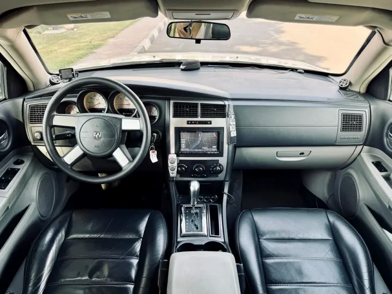 2006 Dodge Magnum Other 2.7 Litres V6 Petrol Engine White Black Wagon CLEAN TITLE