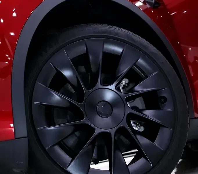 2024 Tesla Model Y Electric Vehicle Red Black Coupe 350 - 450 KM Range