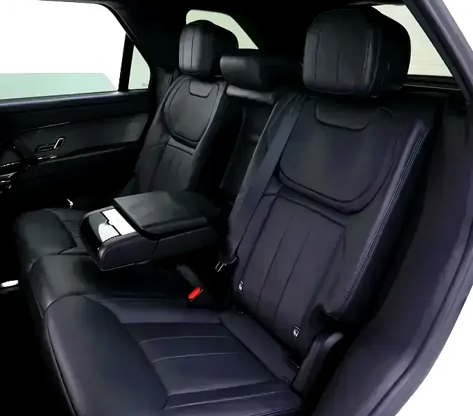 2024 Land Rover Range Rover Sport HSE Dynamic 3.0-L 6-cylinder Engine White Black SUV