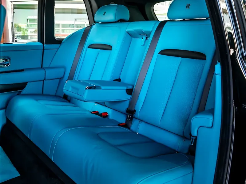 2026 Rolls-Royce Cullinan Black Badge 6.75-liter 12-cylinder Petrol Engine Black Blue SUV