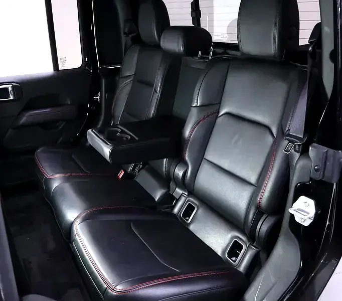 2020 Jeep Gladiator Launch Edition 3.6 Liters 3.6L Pentastar V6 Engine Black Pickup